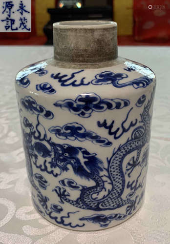 A BLUE&WHITE GLAZE DRAGON PATTERN SNUFF BOTTLE