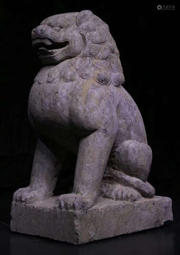 A BLUE STONE CARVED LION SHAPE STATUE