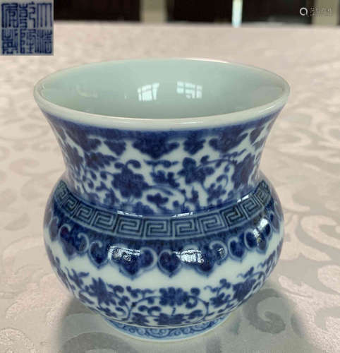 A BLUE&WHITE GLAZE FLOWER PATTERN CENSER