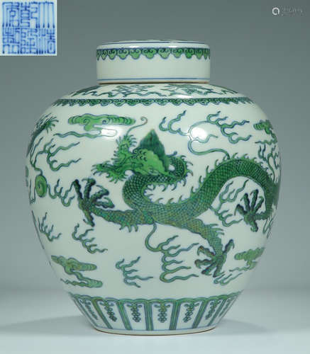 A GREEN GLAZE DRAGON PATTERN JAR