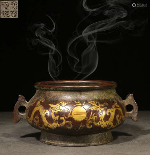 A GILT BRONZE CASTED DRAGON PATTERN CENSER