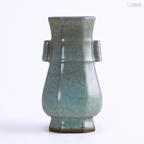 Official kiln celadon octagonal pierced ear vase