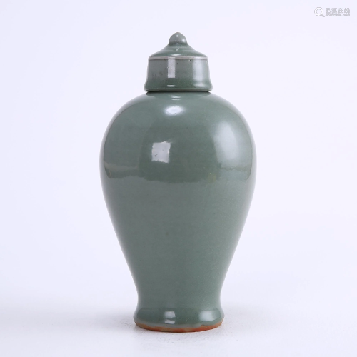 Longquan Kiln Celadon Plum Vase with Lid
