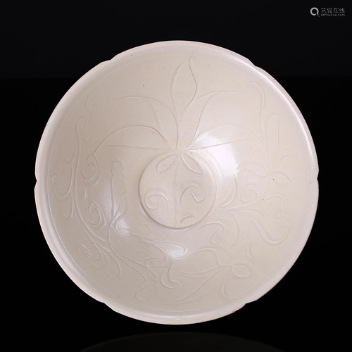 Ding kiln white glaze large bowl with flower mouth