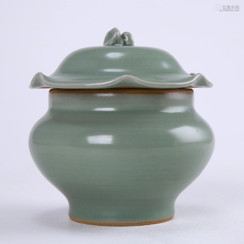 Longquan Kiln Celadon Jar with Lotus Leaf Lid