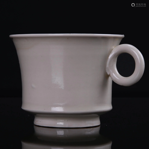 Xing kiln white glaze cup with ring handle