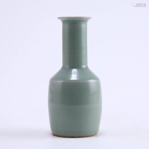 Longquan Kiln Celadon Flask