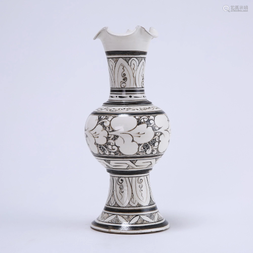 Cizhou kiln white ground black flower vase