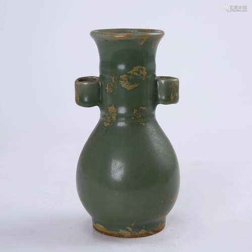 Longquan kiln celadon pierced ear vase