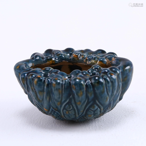 Gongxian kiln three-color blue glaze printing water