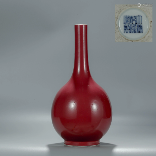 Carmine red glazed gall bottle of Qianlong in Qing