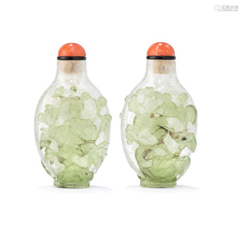 A good green glass overlay snuff bottle  1750-1850
