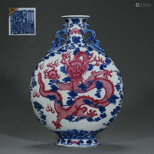 QING DYNASTY, CHINESE BLUE AND WHITE PORCELAIN AMPHORA