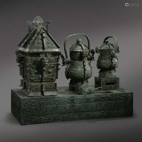 A GROUP OF ANCIENT CHINESE BRONZE DECORATION