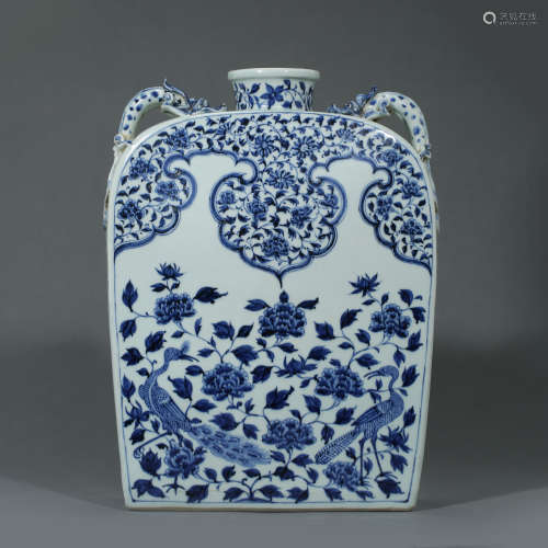 ANCIENT CHINESE BLUE AND WHITE PORCELAIN FLAT BOTTLE