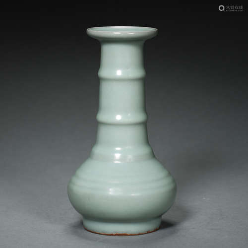 ANCIENT CHINESE CELADON VASE