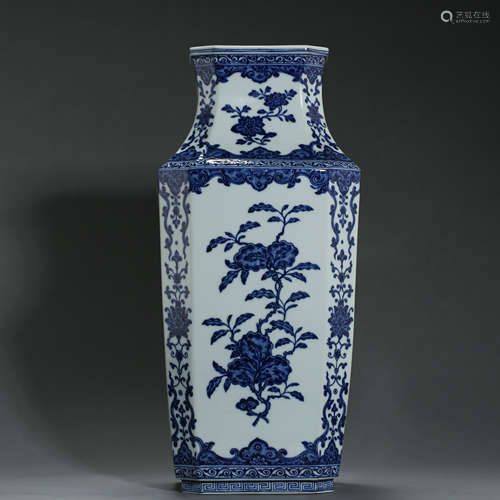 ANCIENT CHINESE BLUE AND WHITE PORCELAIN SQUARE BOTTLE