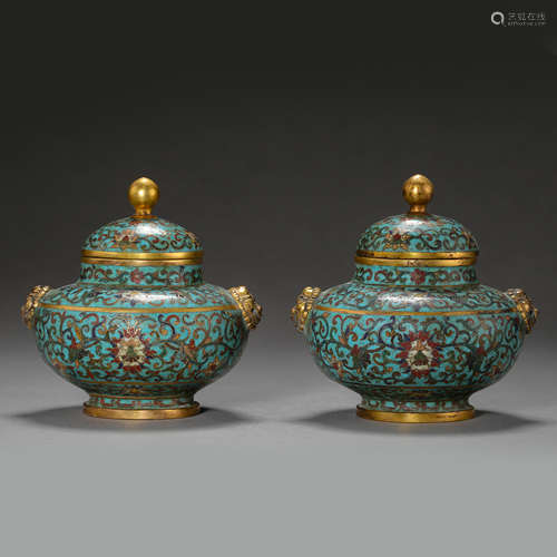 A PAIR OF ANCIENT CHINESE CLOISONNE POTS WITH LID