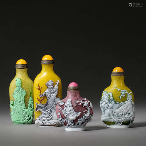 A SET OF ANCIENT CHINESE COLORED GLASS SNUFF BOTTLES