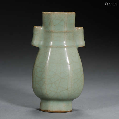 ANCIENT CHINESE CELADON PORCELAIN AMPHORA