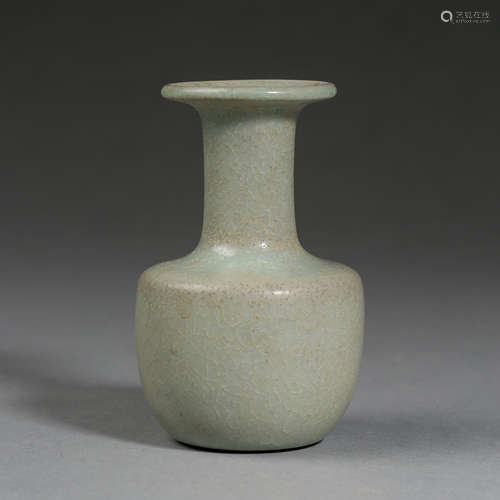 ANCIENT CHINESE CELADON PORCELAIN VASE