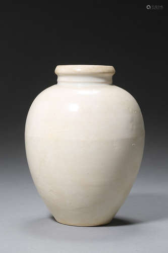 TANG DYNASTY, CHINESE XING KILN JAR