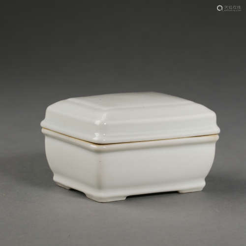 ANCIENT CHINESE WHITE GLAZED SQUARE BOX