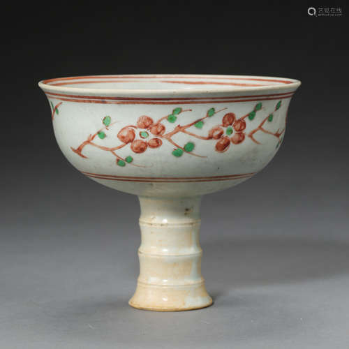 ANCIENT CHINESE PORCELAIN STEM CUP, FLOWER PATTERN