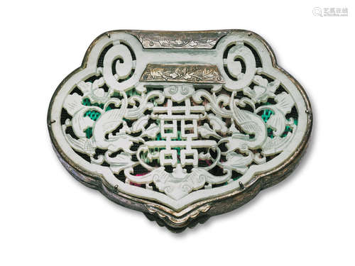 A white jade-mounted silver box Late Qing dynasty