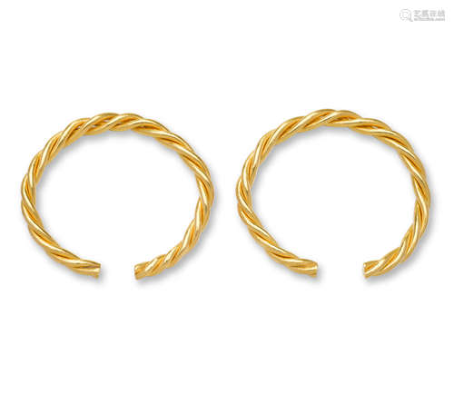 A pair of twisted gold bracelets, qianzhuo 19th century or later