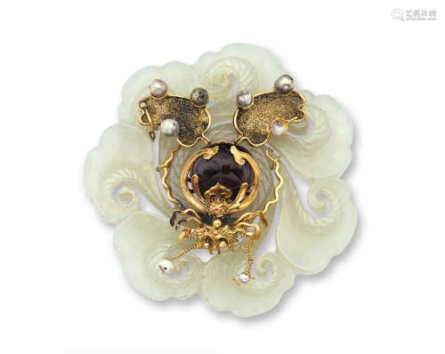 A gold-mounted white jade pendant Qing dynasty