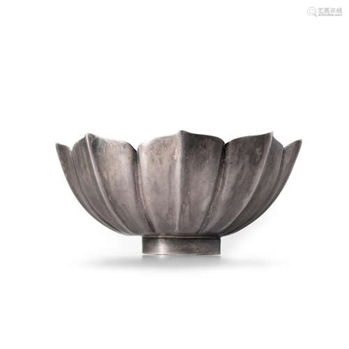 A small silver 'lotus' bowl Song/Yuan dynasty