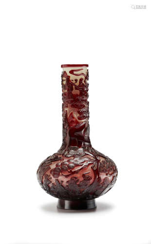 A RED OVERLAY AND SNOWFLAKE GLASS STICK NECK VASE Qianlong mark, 19th century