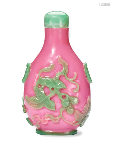 A PINK GLASS Green-overlay snuff bottle 1820-1900