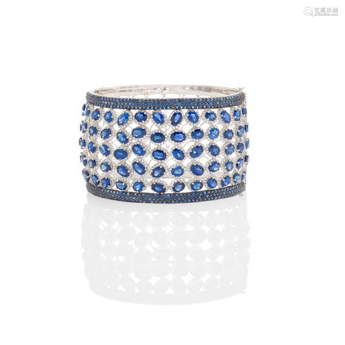 Cirari: White Gold, Sapphire and Diamond Hinged Bangle