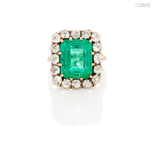 Gold, Emerald and Diamond Ring