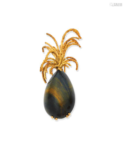 Sterlé: Tiger's eye pineapple brooch, circa 1960