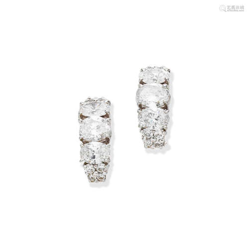 Van Cleef & Arpels: diamond earrings