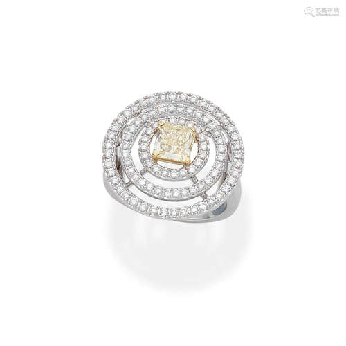 Graff: coloured diamond and diamond 'Bullseye' ring