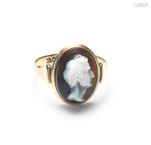 A hardstone cameo of a man, 19th century