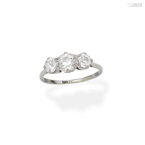 Three-stone diamond ring