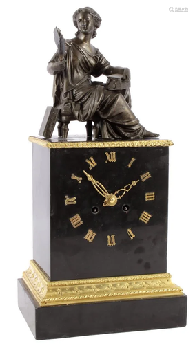 Classic table mantel clock