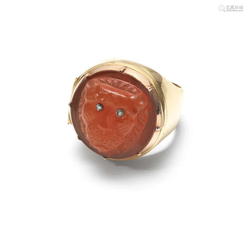 A carnelian cameo ring of a lion, 19th century