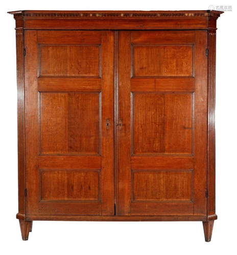 18th century oak 2-door cabinet