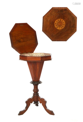 Octagonal craft table