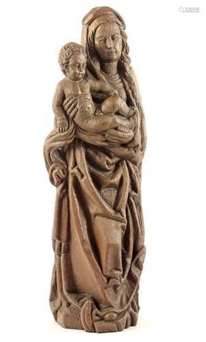 Oak statue of Madonna