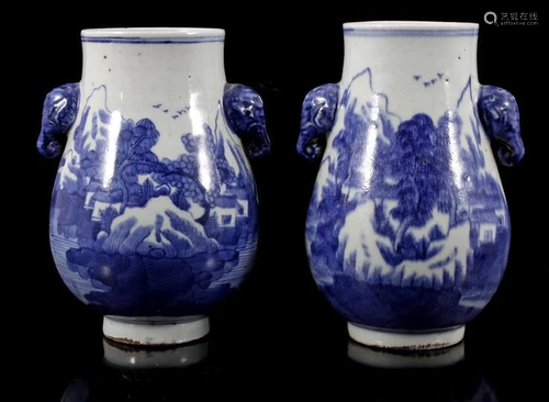 2 porcelain vases