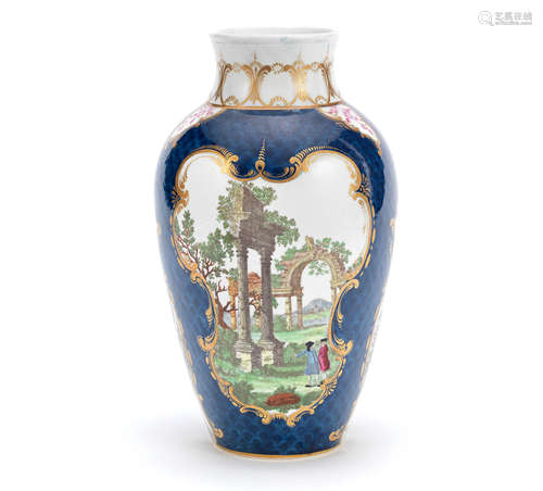 A Worcester vase, circa 1770