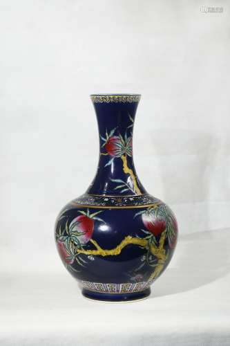 A Famille Rose Porcelain Vase,Qing Guangxu Period