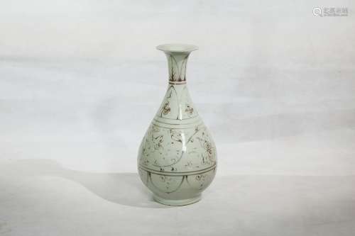 A Porcelain Pear Shaped Vase,Ming Hongwu Period